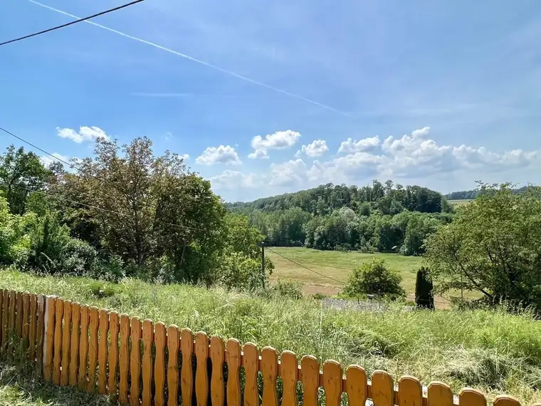 BAUGRUND MIT UNVERBAUBARER AUSSICHT OHNE BAUZWANG