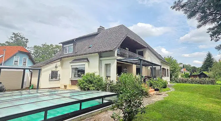 RAUM FÜR LEBEN UND INDIVIDUALITÄT-GROßZÜGIGES WOHNHAUS MIT GARTEN, POOL