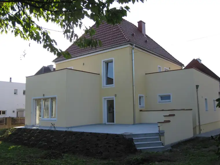 WOHNHAUS IN STADTNÄHE ZUR MIETE