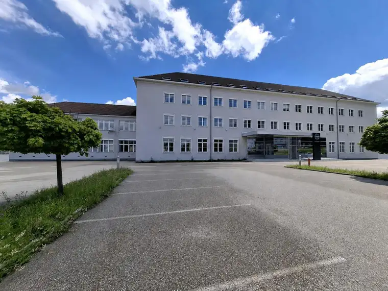 ARBEITEN MIT GESCHICHTE UND ZUKUNFT - FLEXIBLE BÜROFLÄCHEN 150-2500 M²