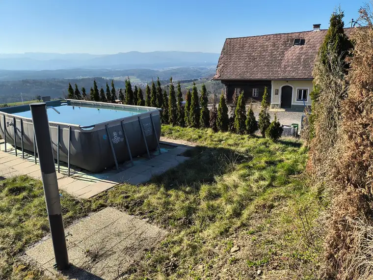 Kellerstöckl mit Weingarten inmitten der Sausaler Weinberge in traumhafter Aussichtslage