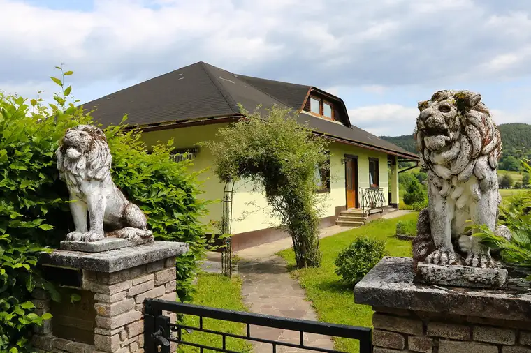 Malerischer Bungalow im Keutschacher Seental mit Seeblick (2391)