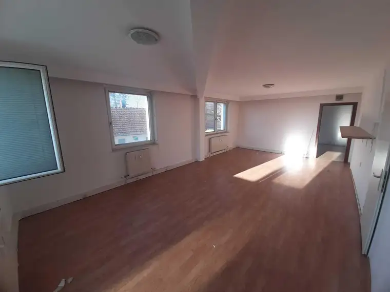 BÜROETAGE IM GEWERBEGEBIET SCHWECHAT/ZWÖLFAXING - PERFEKTE ANBINDUNG AN S1 + FLUGHAFEN WIEN