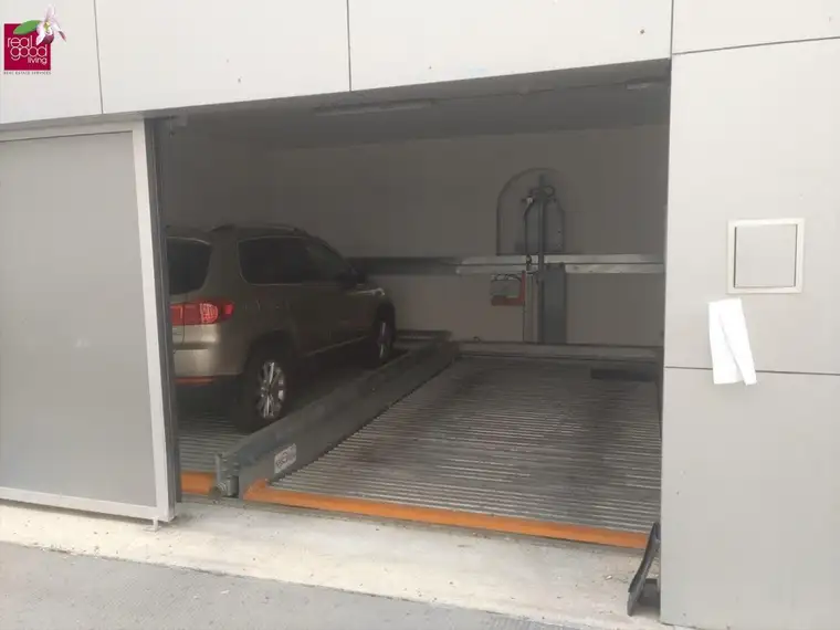 Garagenplatz: 7 Gehminuten von U3 Zieglergasse und U4 Pilgramgasse entfernt
