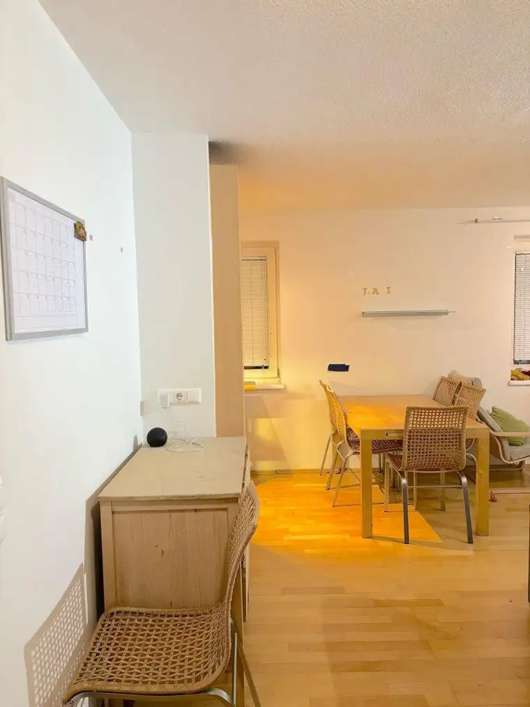 Moderne 2-Zimmer-Wohnung mit Loggia nahe Westbahnhof Befristet vermietet bis 01.06.2027 – voll möbliert – ruhige Lage