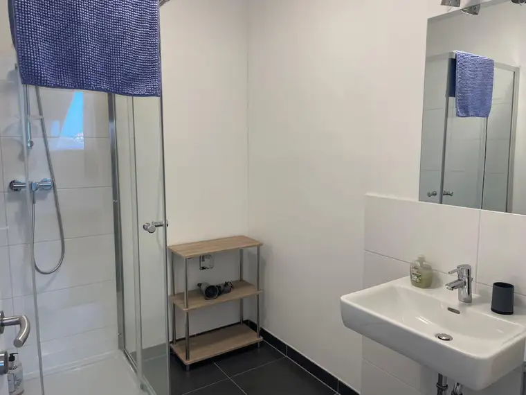 Neubau-Apartment mit Loggia in repräsentativen Gründerzeithaus