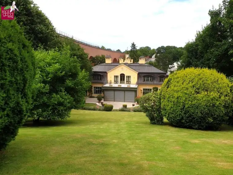 Prestige-Villa in Wien-Mauer – 15 Zimmer, 3.700 m² Gartenparadies, vielseitig nutzbar -Büro &amp; Wohnen vereinbaren!