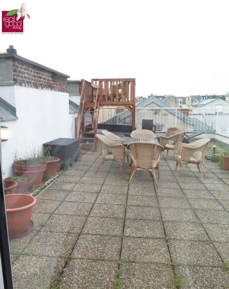Gediegene, komplett möblierte 3-Zimmerwohnung mit einer ca. 60 m² großen Dachterrasse in schöner zentraler Lage des 4. Bezirks, unweit des 5. und des 1. Bezirks