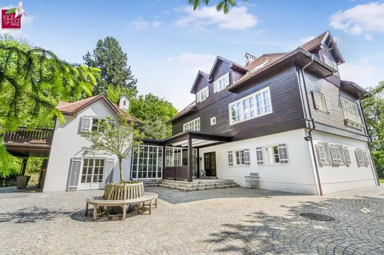 Eine außergewöhnliche Villa im Wienerwald – Historische Eleganz trifft auf zeitlosen Wohnluxus
