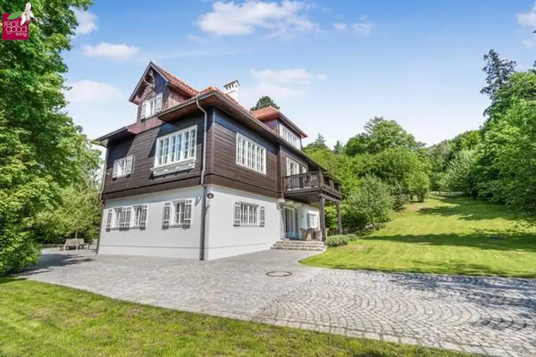 Eine außergewöhnliche Villa im Wienerwald – Historische Eleganz trifft auf zeitlosen Wohnluxus