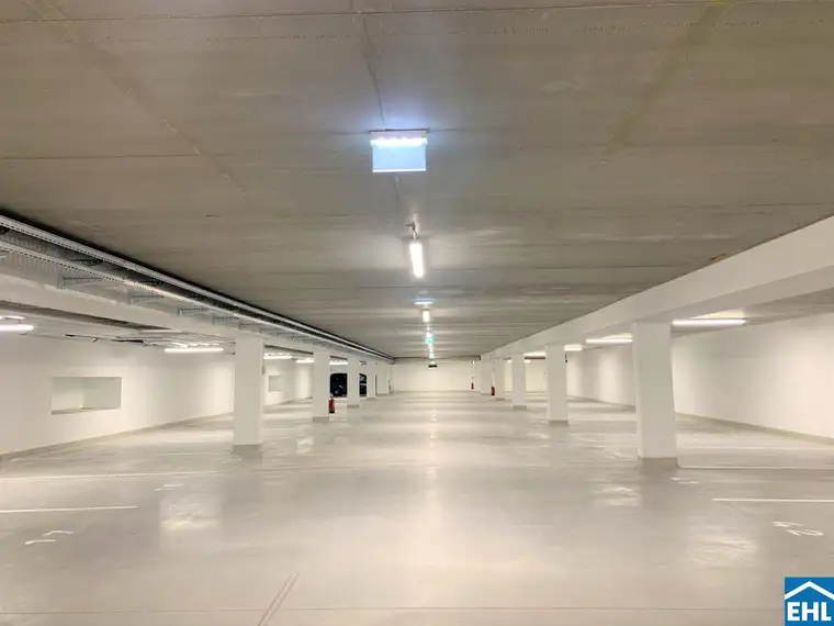 *Sommeraktion** 1 Monatsmiete geschenkt!** Tiefgaragenstellplatz im Herzen von Floridsdorf zu vermieten!