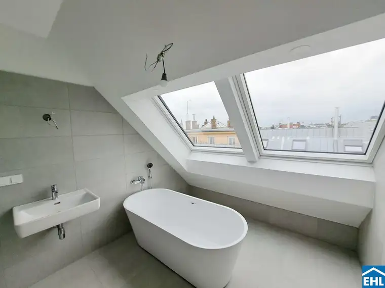Exklusiv sanierte 2-Zimmer-Wohnung mit modernem Komfort