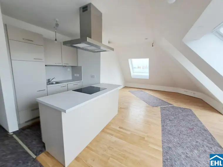 Klimatisierte 2-Zimmer-Wohnung im Dachgeschoß