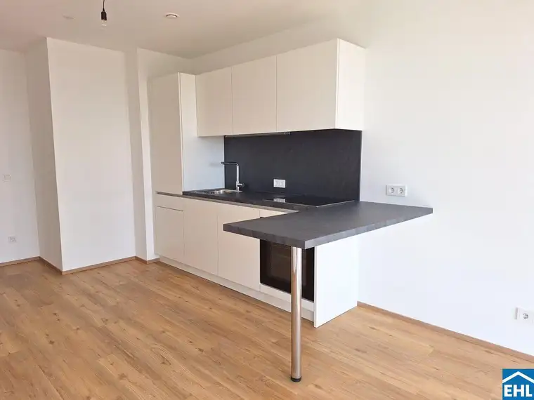 Urbanes Wohnen im High Five Tower ab sofort! Moderne 2-Zimmer-Wohnung mit Loggia im 16.OG