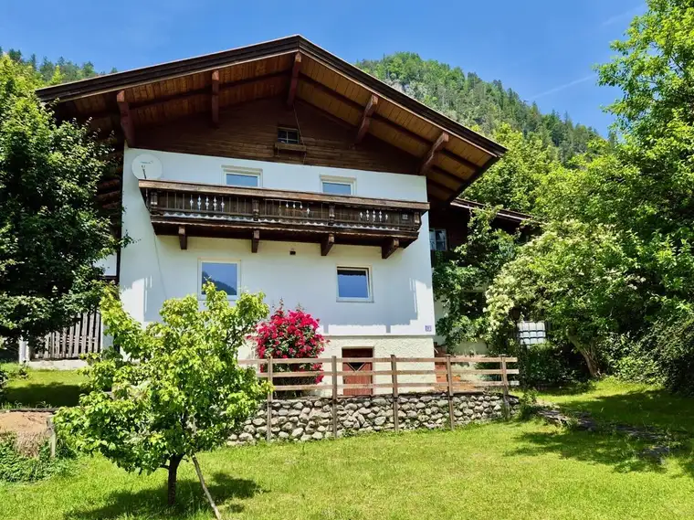 Heimwerker und Anleger aufgepasst: Sonniges Haus zum sanieren an der Walchsee-Straße!