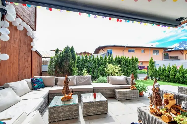 Charmante Gartenwohnung nahe dem Ortzszentrum von St. Johann in Tirol!
