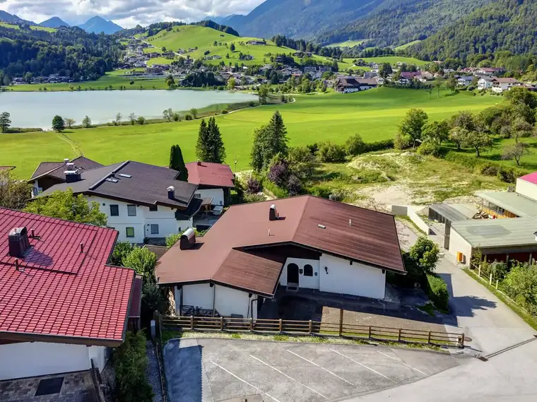 Tiroler Landhaus mit Seeblick auf den schönen Thiersee bei Kufstein auf großem Grundstück