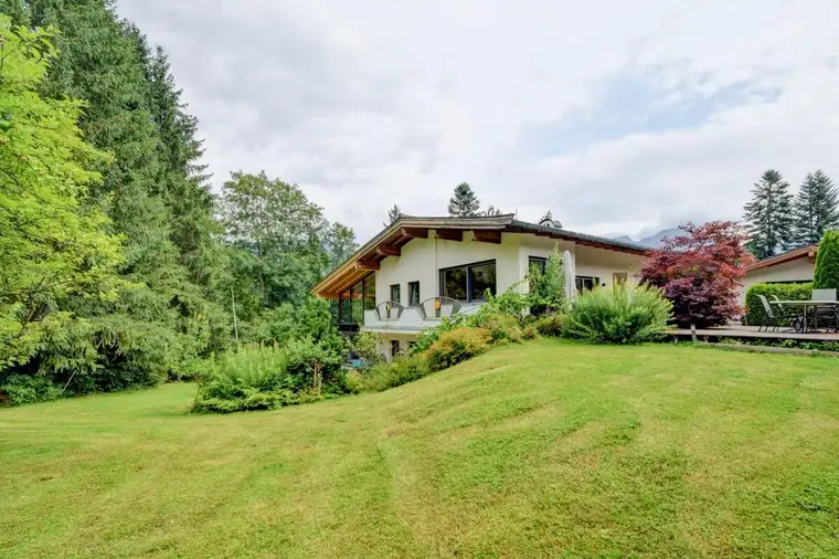 Tolle Aussicht ohne Einsicht: Großzügiges Tiroler Landhaus auf 9.000 m² am Wilden Kaiser