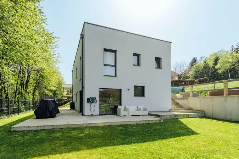 8072 - Hochwertiges, modern ausgestattetes Baumeisterhaus in idyllischer Aussichtslage!