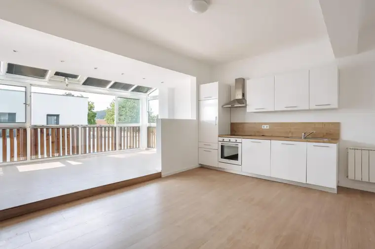Wohnung mit Wintergarten und Garten