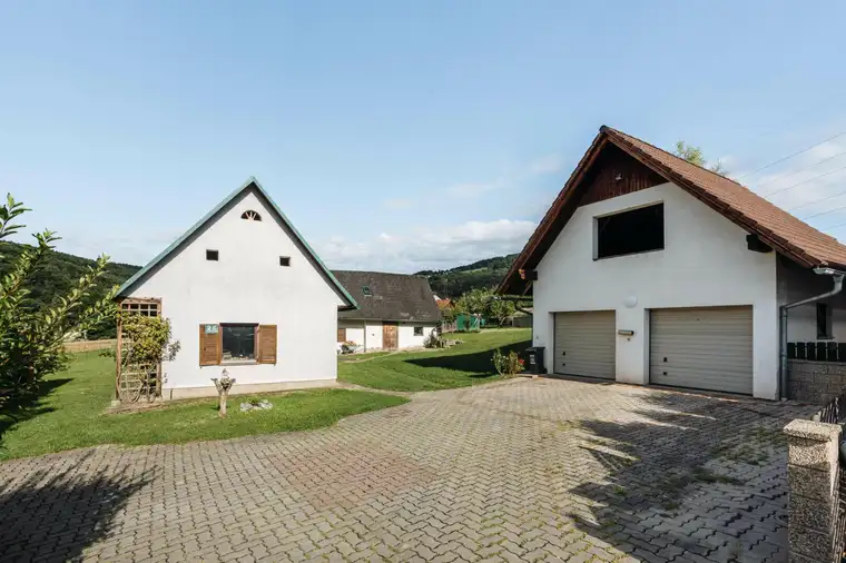 8054 Strassgang - Idyllische Liegenschaft zum Bauen, Pflanzen, Leben mit ca. 5000 m² und Altbestand in ruhiger Sackgassenlage
