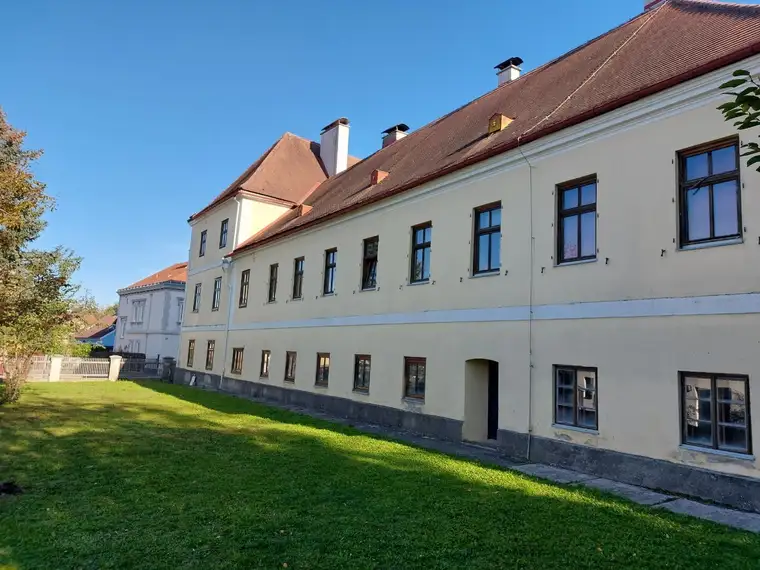SCHLOSS PERZLHOF WIESELBURG