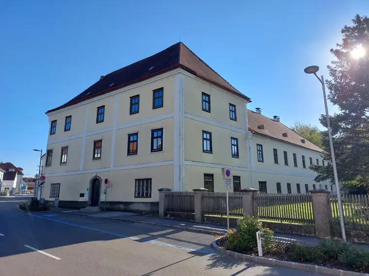 SCHLOSS PERZLHOF WIESELBURG