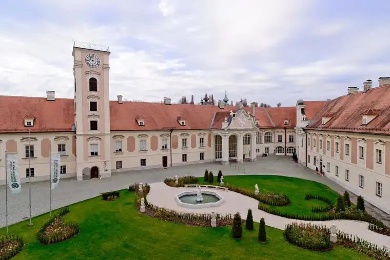 Mietwohnung 2. OG im Schloß Lamberg