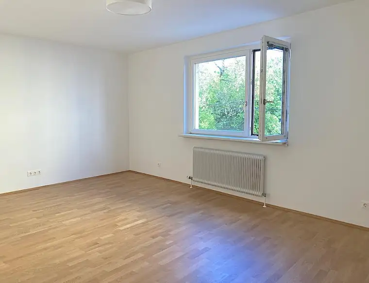 1100 Wien – Nähe Waldmüllerpark: Top-sanierte, helle 2-Zimmer-Wohnung mit Loggia in ruhiger Lage