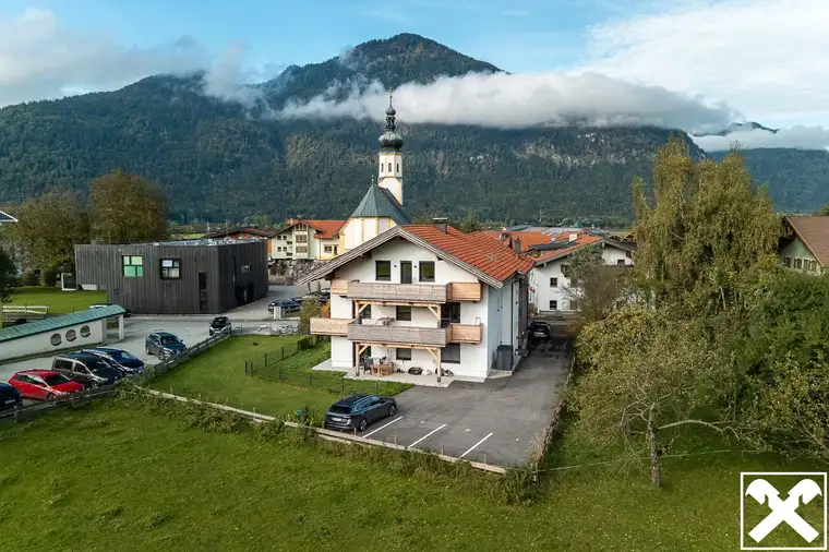 Exklusive Dachgeschosswohnung in Grenznähe