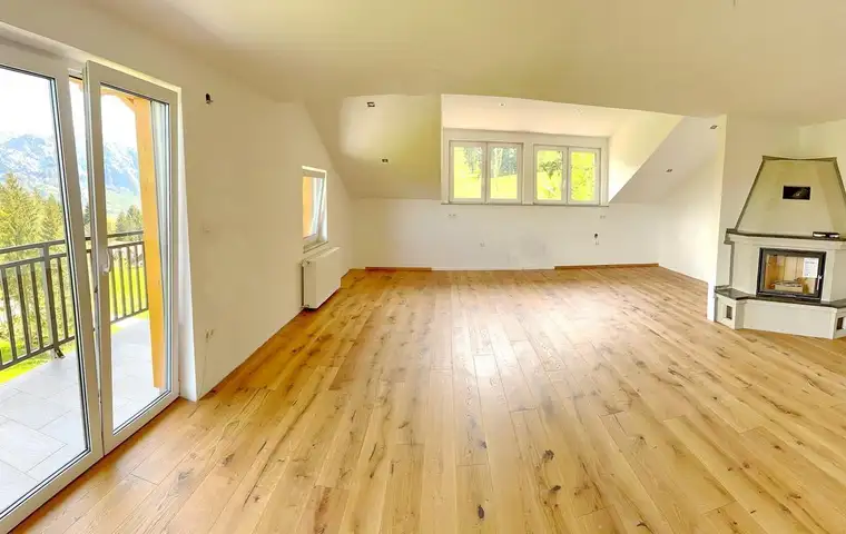 ERSTBEZUG *** Großzügige 5 Zimmerwohnung in herrlicher Alleinlage mit Seeblick