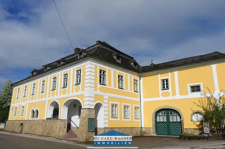 Büro- und Seminarhof mit Gastronomie