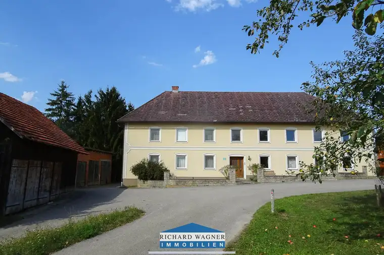 Bauernhof in beeindruckender Alleinlage (Die Zufahrt endet beim Hof) mit 4 ha Grund