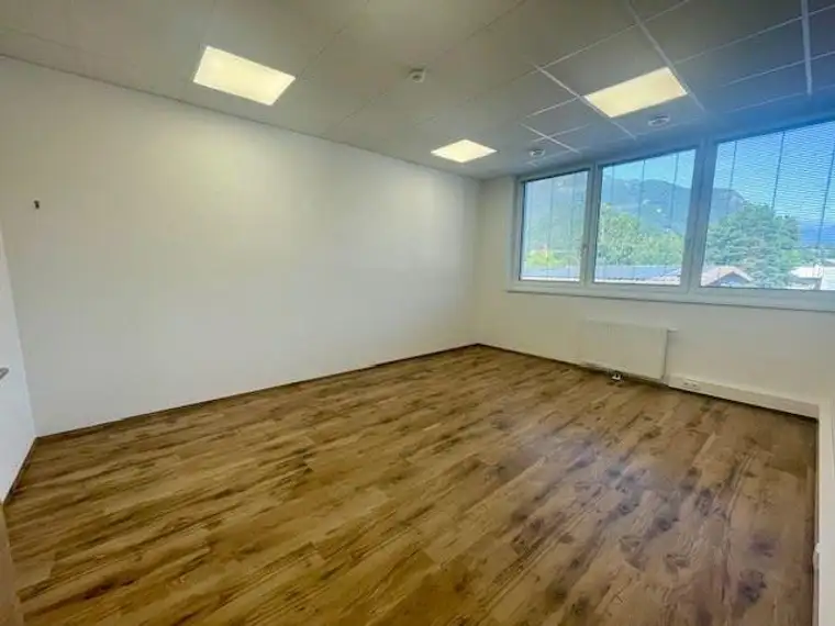 Top aufgeteilte Büro- oder Praxisfläche in bester Lage in Imst zu vermieten!