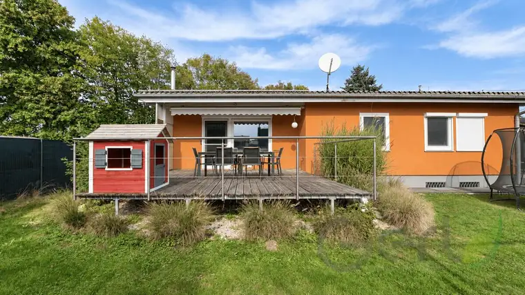 Wohnglück in Henndorf – Charmanter Bungalow mit großzügigem Garten und sonniger Terrasse