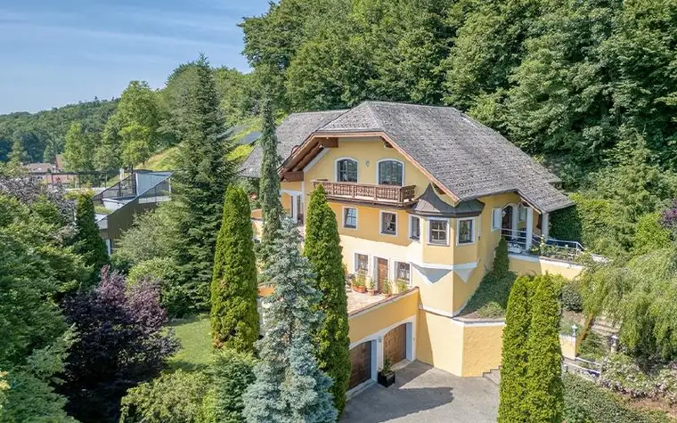 Landhausvilla Bergleuchten