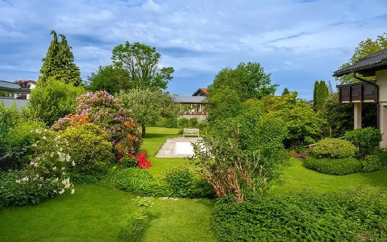 Villengrundstück Blütezeit