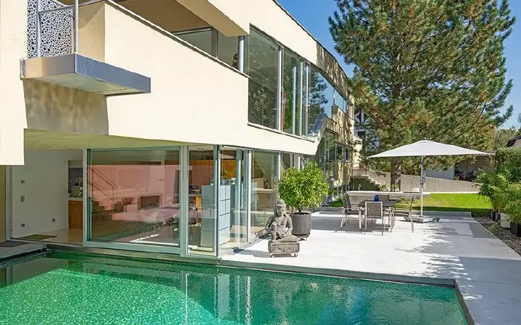 Poolvilla Traum in Azur