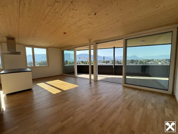 C26: Exklusive Dachgeschosswohnung mit großer Terrasse