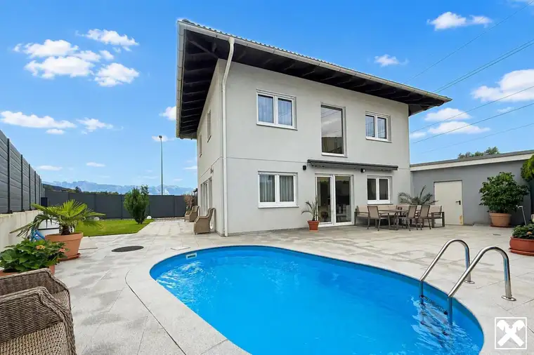 Einfamilienhaus mit Pool