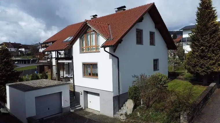 Zwei Wohneinheiten, zwei Eingänge - Zentral und ruhig