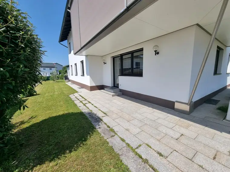 Erdgeschosswohnung mit Eigengarten in zentraler Lage