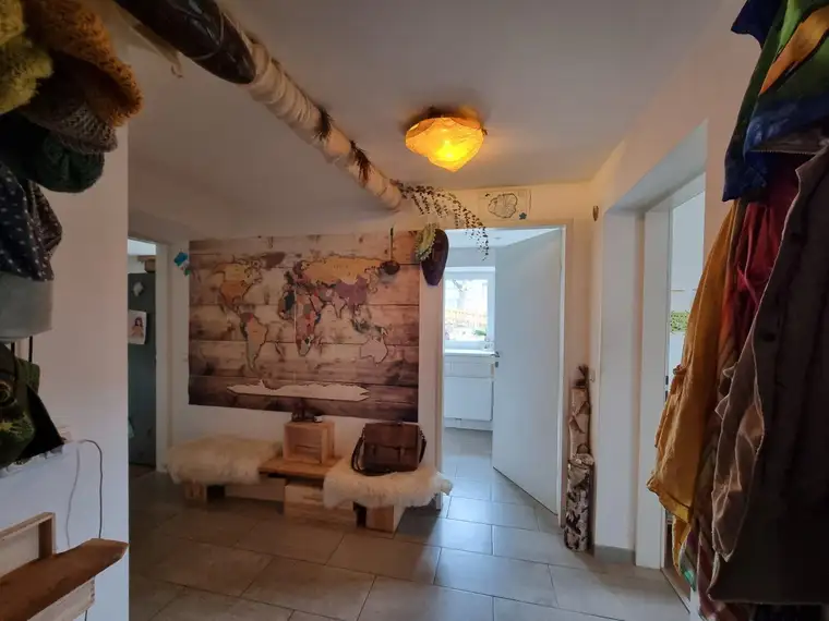 Renovierte 2-Zimmer-Wohnung mit Eigengarten &amp; Parkplatz