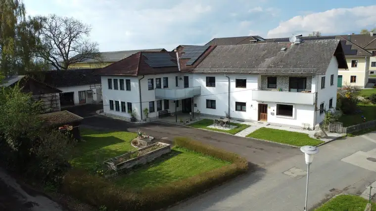 Viel Raum für Wohnen und Arbeiten unter einem Dach - nahe Linz, optional zusätzlich 5 ha landwirtschaftlichen Grund