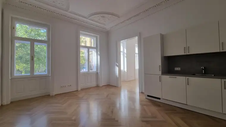 Erstbezug - topsanierter Altbau in der Sechskrügelgasse