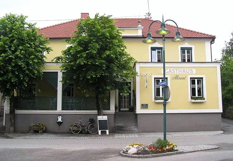 Vielseitiges Gewerbeobjekt mit Gastronomie &amp; 3 Wohnungen in Raab, OÖ !