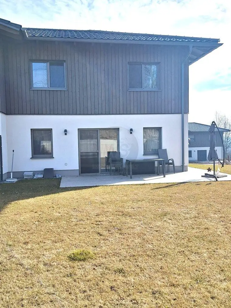 Moderne Doppelhaushälfte in idyllischer Lage- BJ 2024