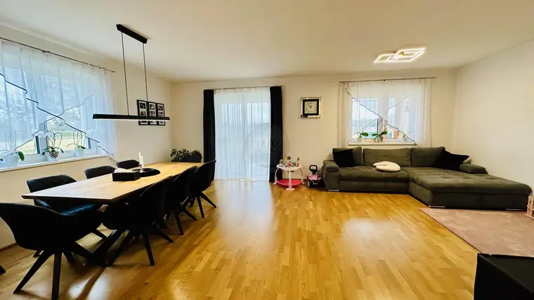 Top Angebot !! Charmantes Eckreihenhaus in begehrter Lage – Ihr neues Zuhause wartet ! (Reserviert)