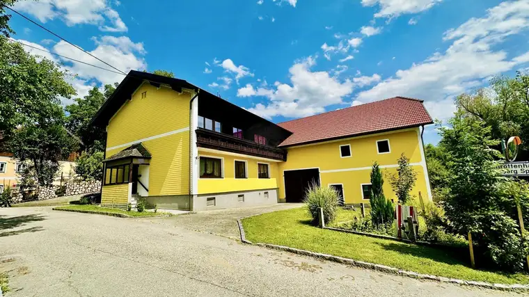 Großzügiges Einfamilienhaus mit sehr viel Platz
