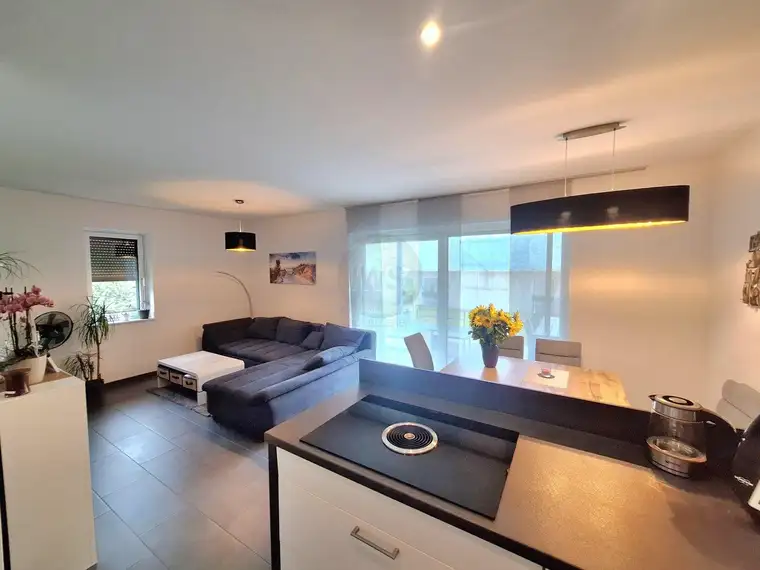 Moderne Gartenwohnung mit überdachter Terrasse &amp; Garage in Andorf
